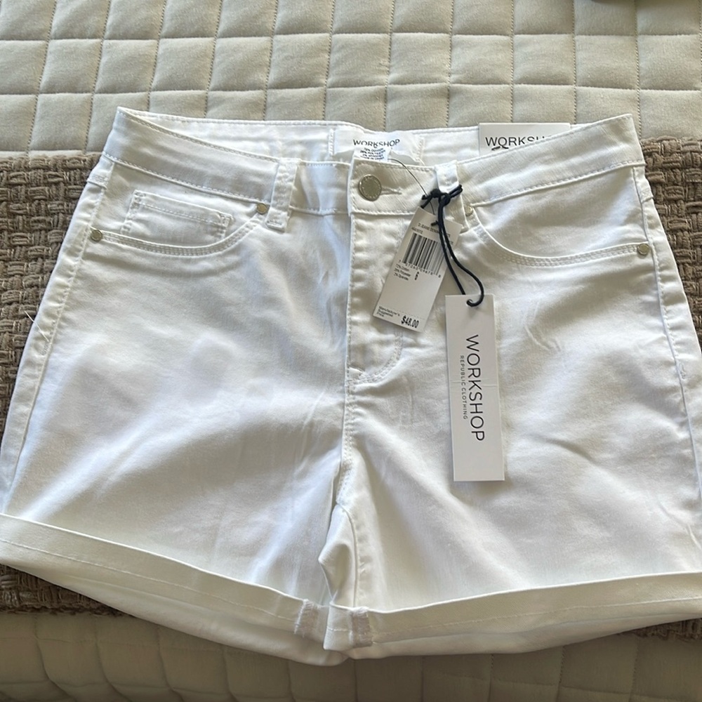 White modern fit shorts - size 6